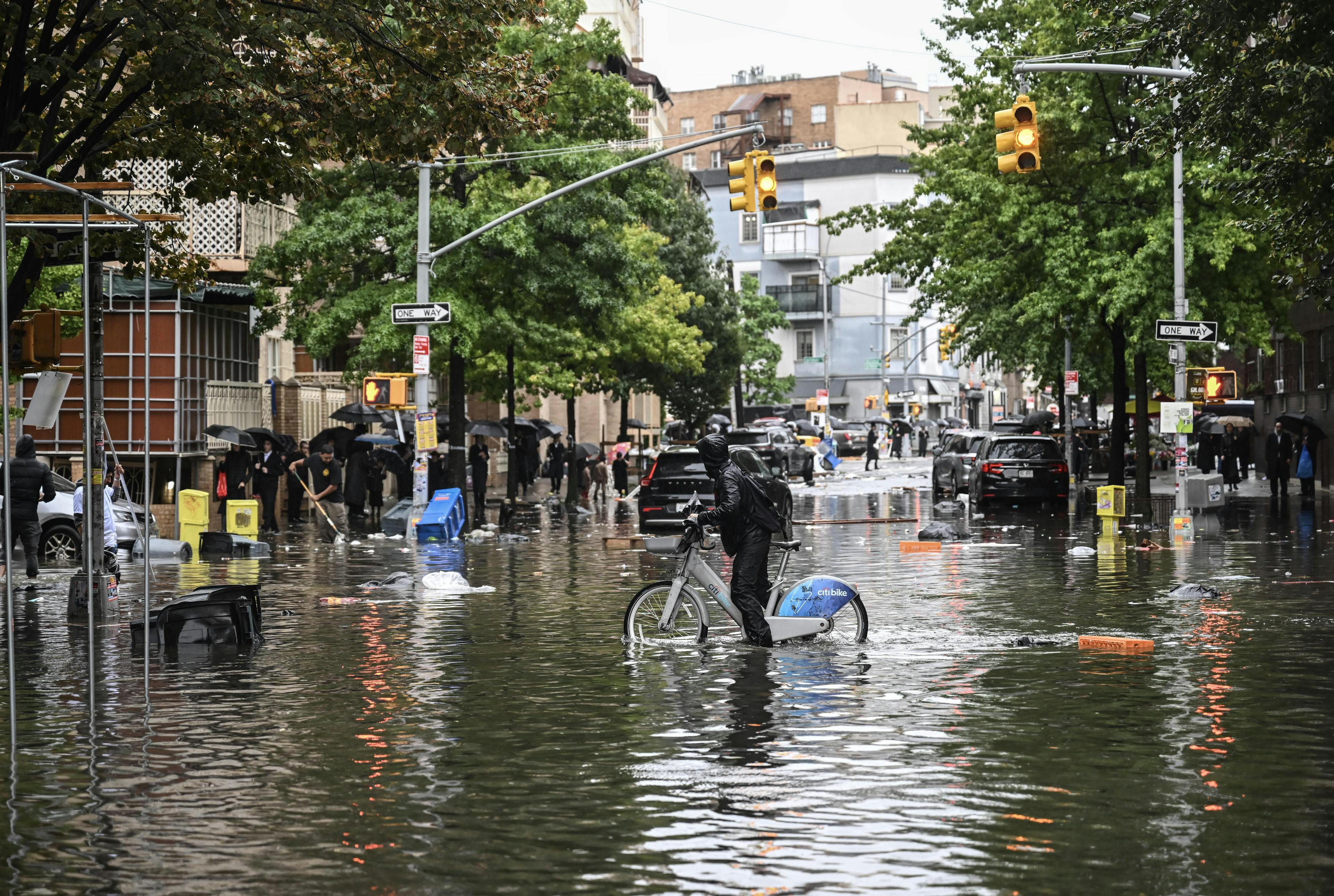 Flash flooding hits New York